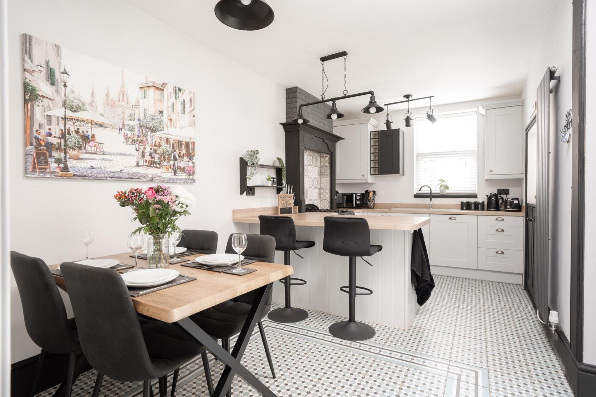 Swiss Haven - Spacious 3 Bedroom House Liverpool Luaran gambar